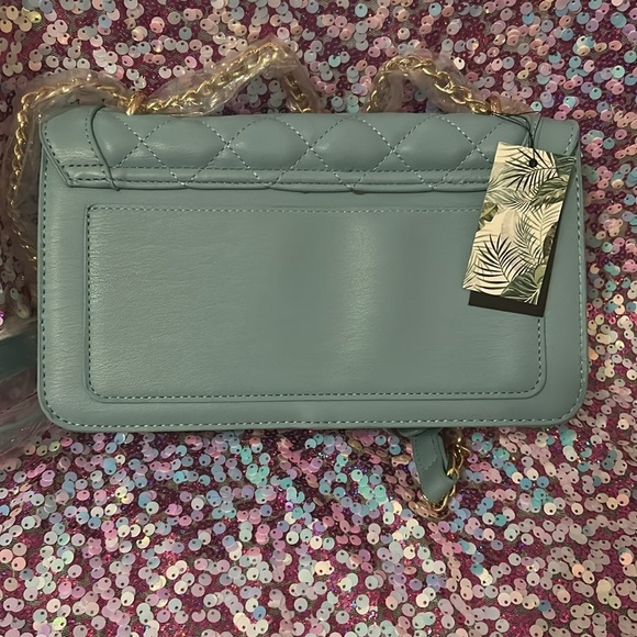 Elegant Sky Blue Quilted Badgley Mischka Handbag - Picture 4 of 7